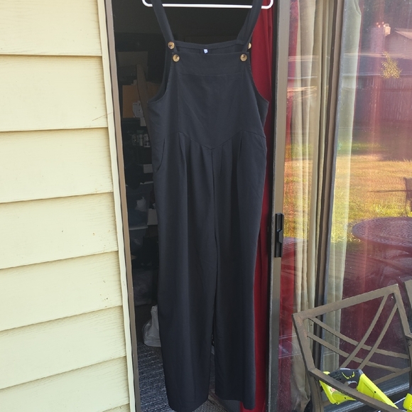 Elegant Black Women's Jumpsuit - Picture 1 of 5